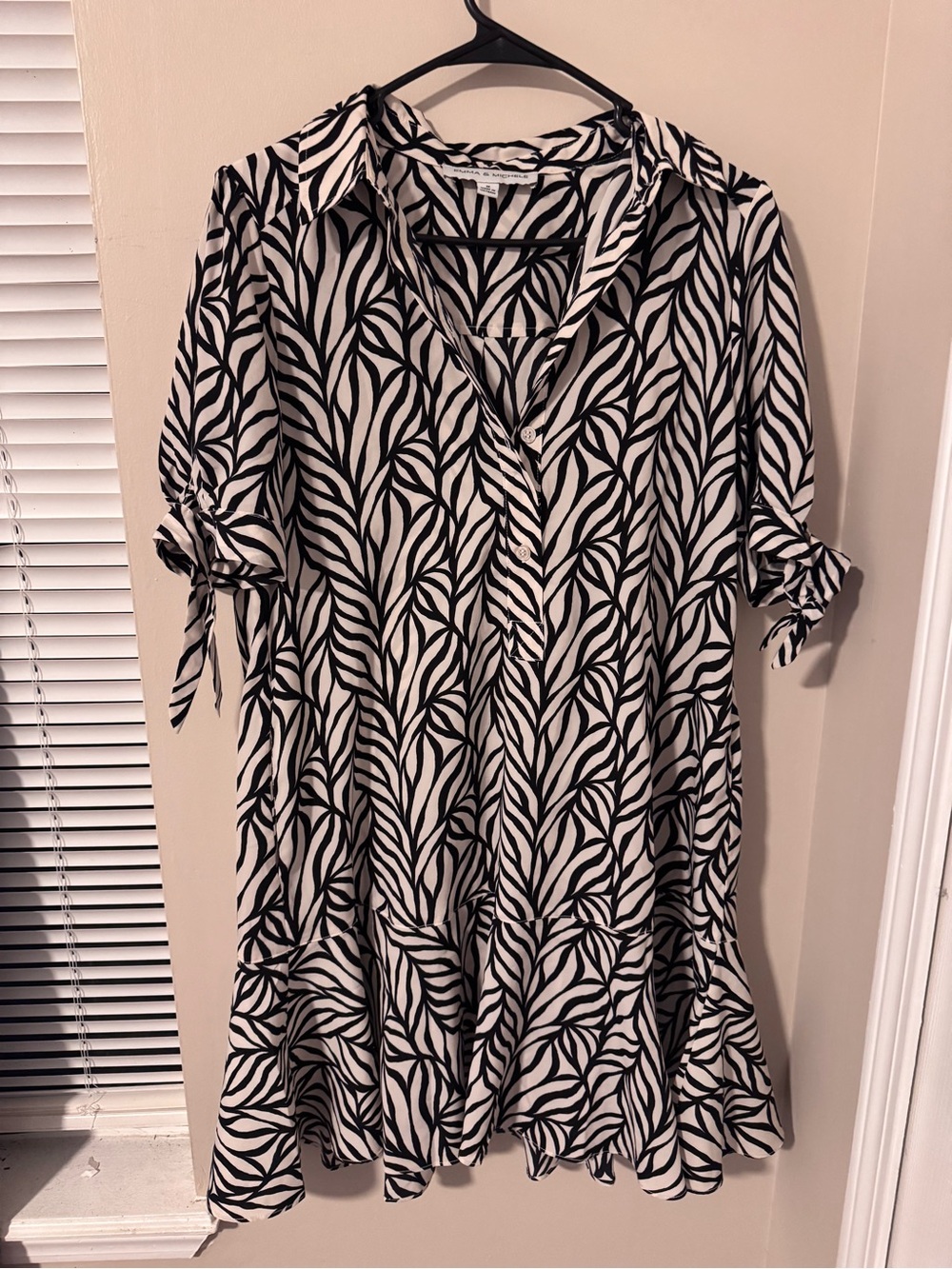 Emma & Michele Babydoll Shirt Dress Black White Zebra Palm Print Ruffle Tunic M